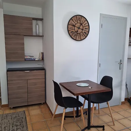 Apartment Calme Et Verdure Pres De La Frejus